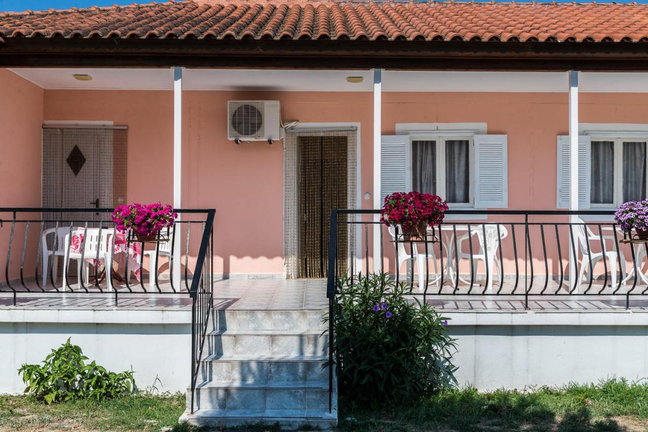 Roussa'S Apartments Laganas Exterior foto